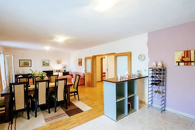Geräumiges Ferienhaus in Kakma mit...
