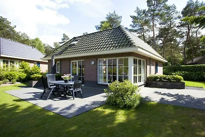 Villa in Beekbergen mit Terrasse