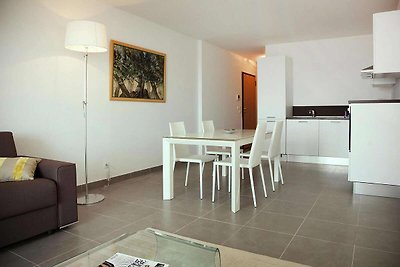 Appartement  in Macinaggio, 50 m van de zee