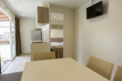Modern eingerichtetes Chalet mit AC, nur 3,5 ...