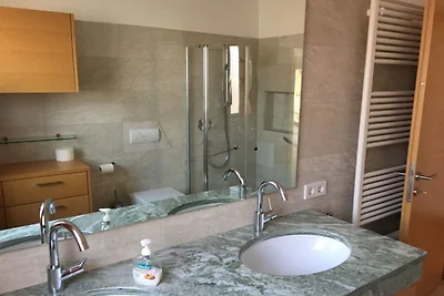 Appartement in Lana met zwembad