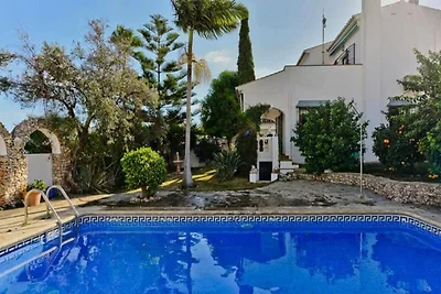 Villa in Nerja mit Pool und Garten