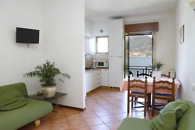 Appartamento moderno a Menaggio con terrazza