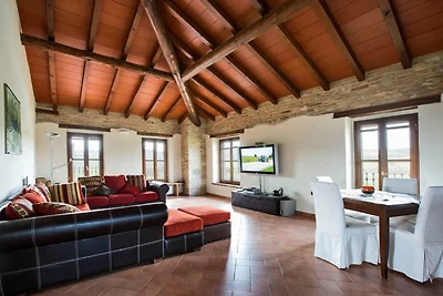 Sonniges Ferienhaus mit Swimmingpool