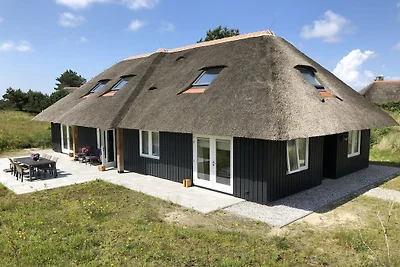 Ferienwohnung in Nes mit Schwimmbecken