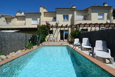Villa Fluvia für sechs Personen in Lescala