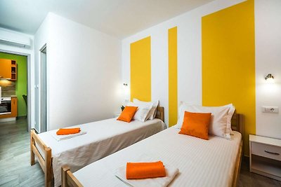 Apartments Sunshine Home - Twin Room ( Yellow...