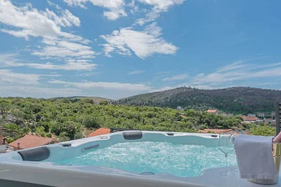 Villa in Zaton mit Schwimmbecken