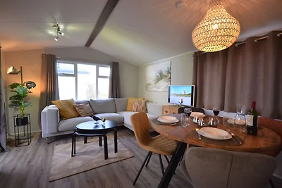 Chalet in Hippolytushoef mit Terrasse