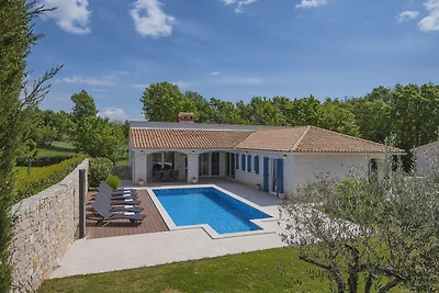 Komfortable Villa mit privatem Schwimmbad