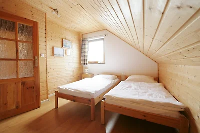 Gemütliches Ferienhaus in Gleznowo in Seenähe