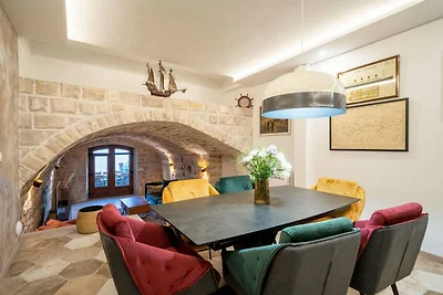 Apartment Fortuno - One Bedroom Apartment wit...