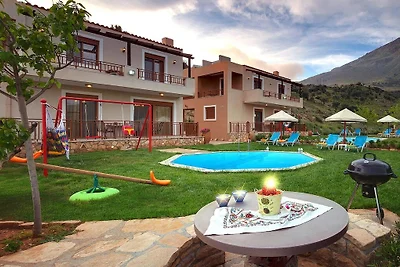 Villa con piscina privata a Triopetra