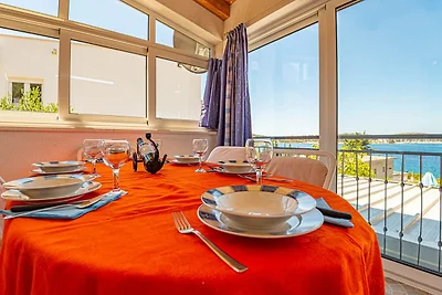 Holiday Home Happy Holiday