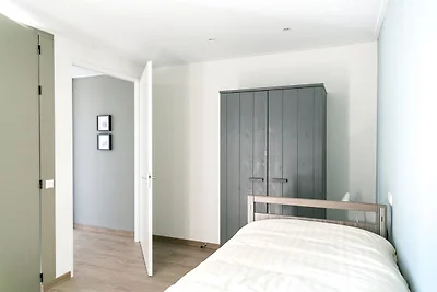 Moderna casa vacanze con giardino d'inverno