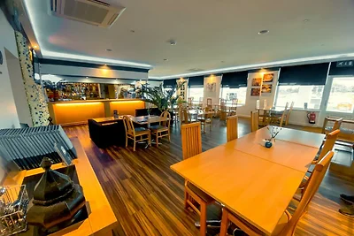 Belvilla Russel Court Hotel | Standard Triple