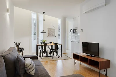 On Trend Nightlife Studio 203