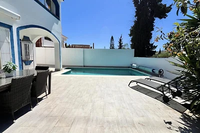Villa a Marbella con piscina privata