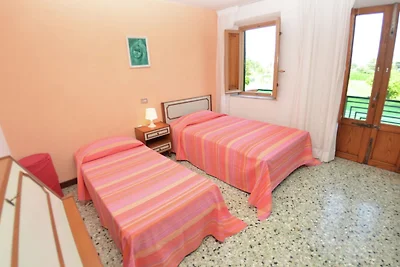 Casa in stile provenzale tra le colline di Lu...