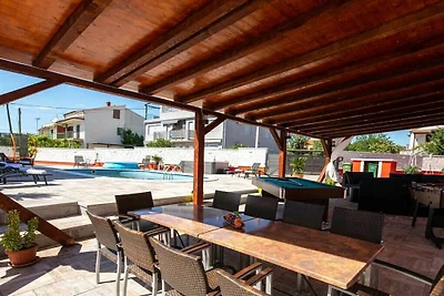 Villa mit 5 Schlafzimmer