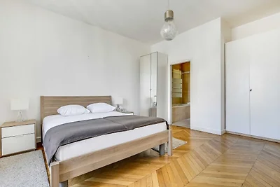 Ruim appartement met 1 slaapkamer en 4 plaats...