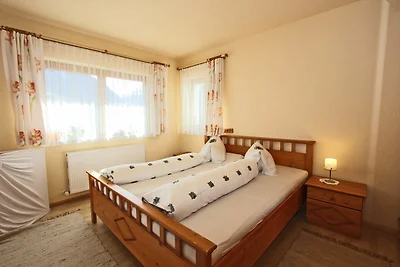 Gemütliche Ferienwohnung mit Garten in Wenns