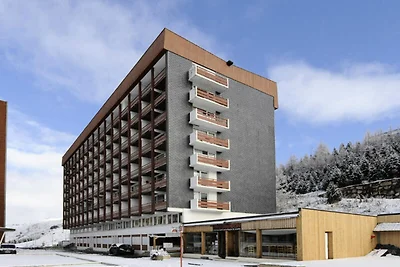 Helle Maisonette-Wohnung · Direkt an der Pist...