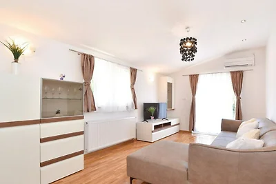 Five Bedroom Holiday Home