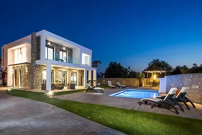 Luxuriöse Villa mit privatem Pool.