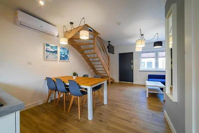 Komfortable Ferienhäuser mit Pool, in...