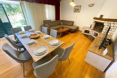 Schönes Ferienhaus mit Pool