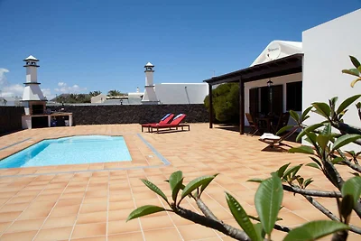 Geräumige Villa in San Bartolomé mit...