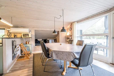 Helle Hutte mit uberdachter Terrasse-By Traum