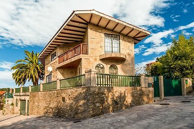 Geräumiges Ferienhaus in Santiago de Composte...