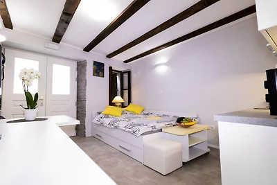Piran Downtown Chic and Cozy Apartments - Cla...