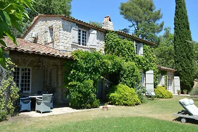 Schönes Ferienhaus mit Garten