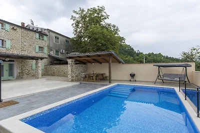 Villa in Motovun mit Schwimmbecken