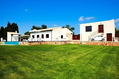 Villa in der Nähe von Muro mit Wasserfallpool