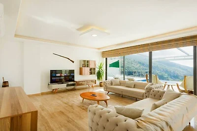 Villa in Kalkan mit Schwimmbecken