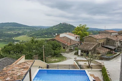 Villa in Motovun mit Schwimmbecken