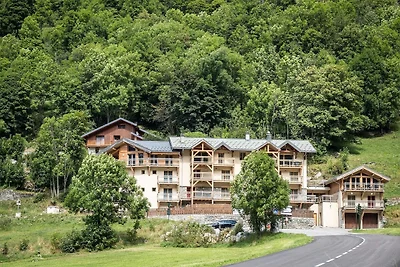 Chalet in Paradiski mit Spa und Bergblick