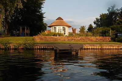 Charmante maison de vacances au bord du lac