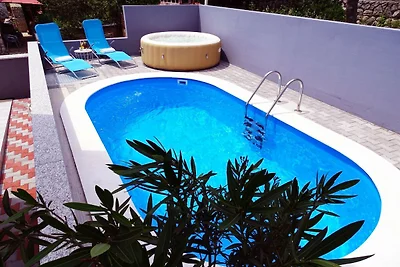 Villa in Dramalj am Strand mit Pool