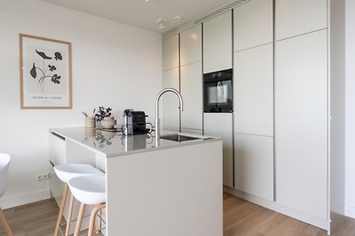 Ruim modern appartement met uitzicht op water