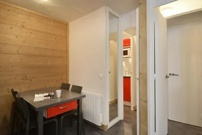 Gerenoveerde deelbare studio · Dichtbij de pi...