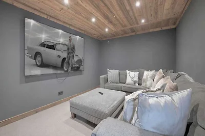 Uitzonderlijk chalet met zwembad en aircondit...