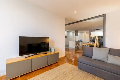 Geräumige Wohnung mit Balkon in Porto