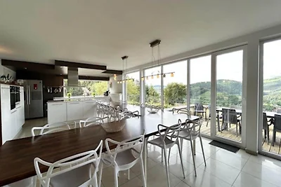 Luxuriöse Villa mit Pool in Stavelot
