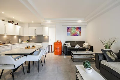 Moderno appartamento con balcone -...