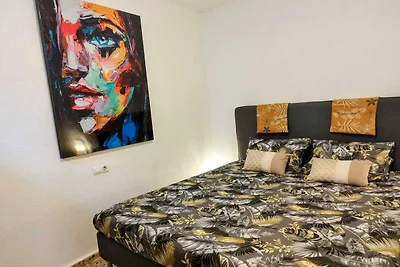 Apartment mit Balkon und Whirlpool